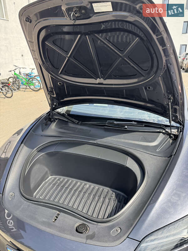 Седан Tesla Model 3 2024 в Львові