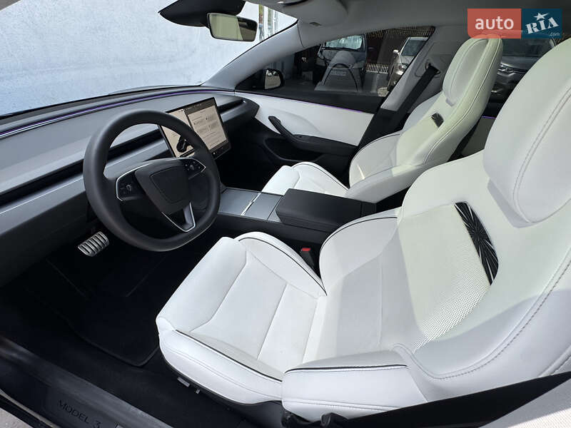 Седан Tesla Model 3 2024 в Львові