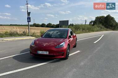 Седан Tesla Model 3 2022 в 