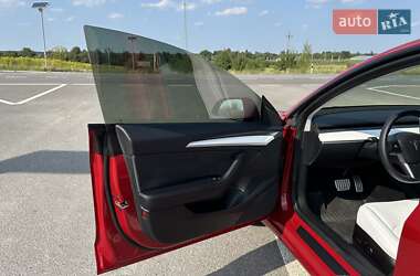 Седан Tesla Model 3 2022 в 