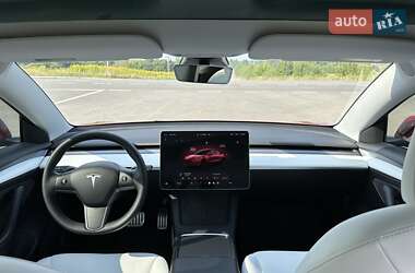 Седан Tesla Model 3 2022 в 