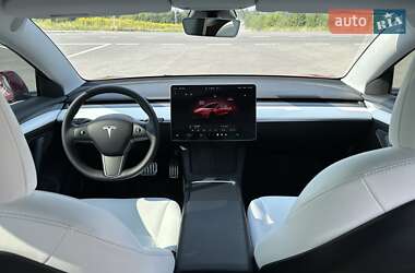 Седан Tesla Model 3 2022 в 