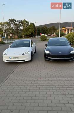 Седан Tesla Model 3 2024 в 