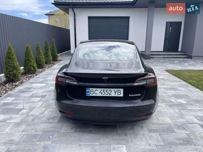 Седан Tesla Model 3 2021 в Києві