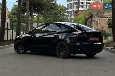 Седан Tesla Model 3 2022 в 