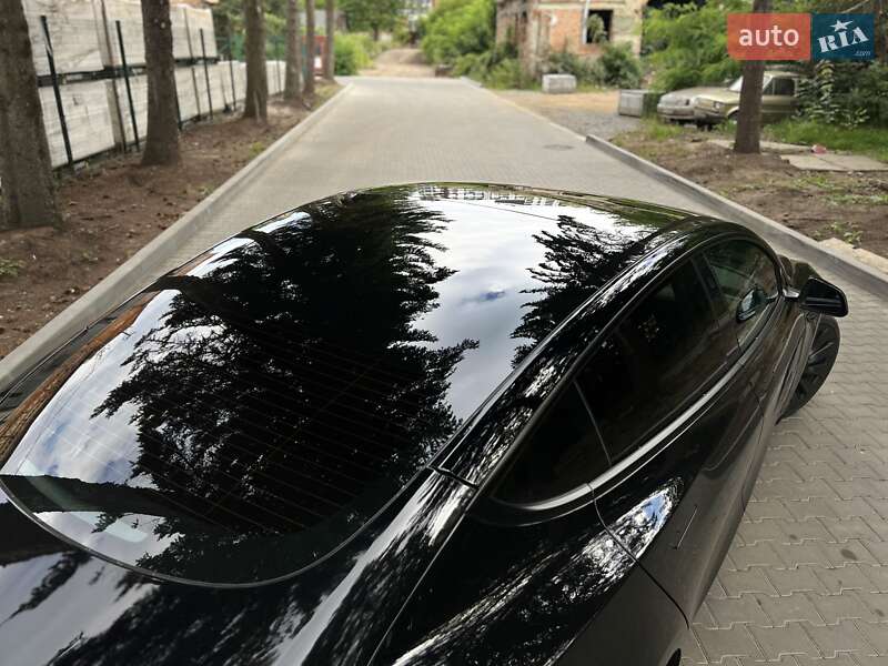 Седан Tesla Model 3 2022 в Львове