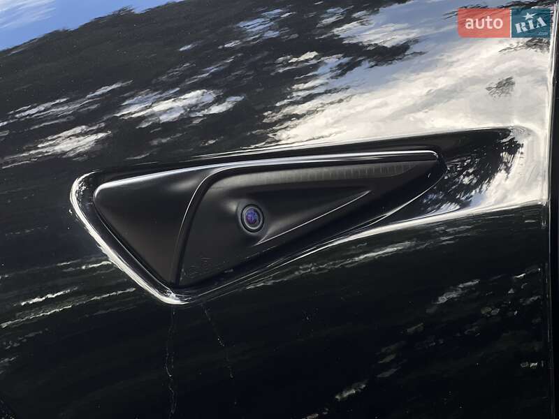Седан Tesla Model 3 2022 в Львове