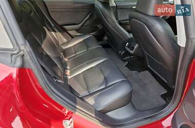 Седан Tesla Model 3 2023 в 