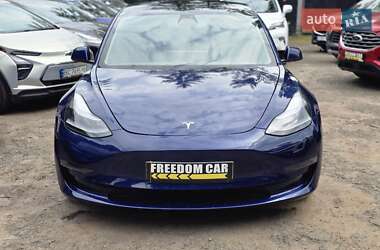 Седан Tesla Model 3 2023 в 