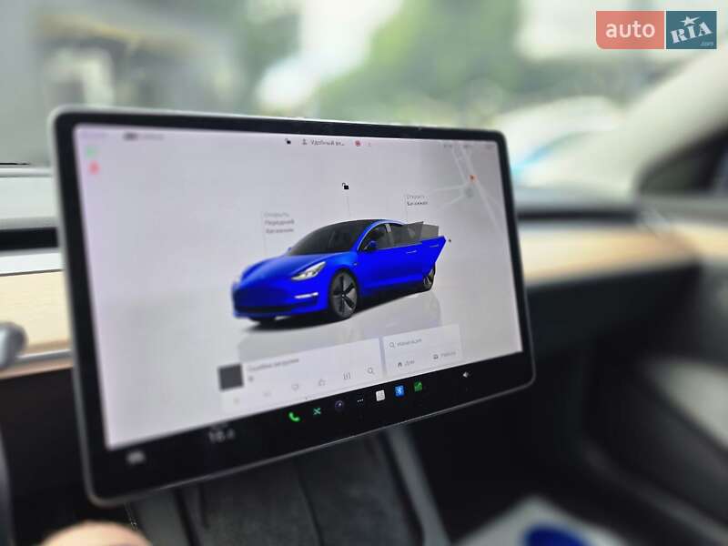 Седан Tesla Model 3 2023 в Львове