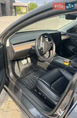 Седан Tesla Model 3 2021 в 