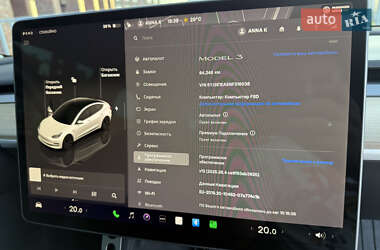 Седан Tesla Model 3 2022 в 