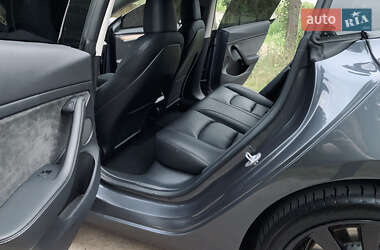 Седан Tesla Model 3 2023 в 