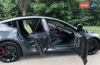 Седан Tesla Model 3 2023 в 