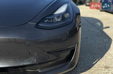 Седан Tesla Model 3 2023 в 