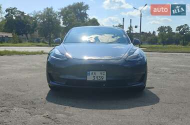 Седан Tesla Model 3 2023 в 