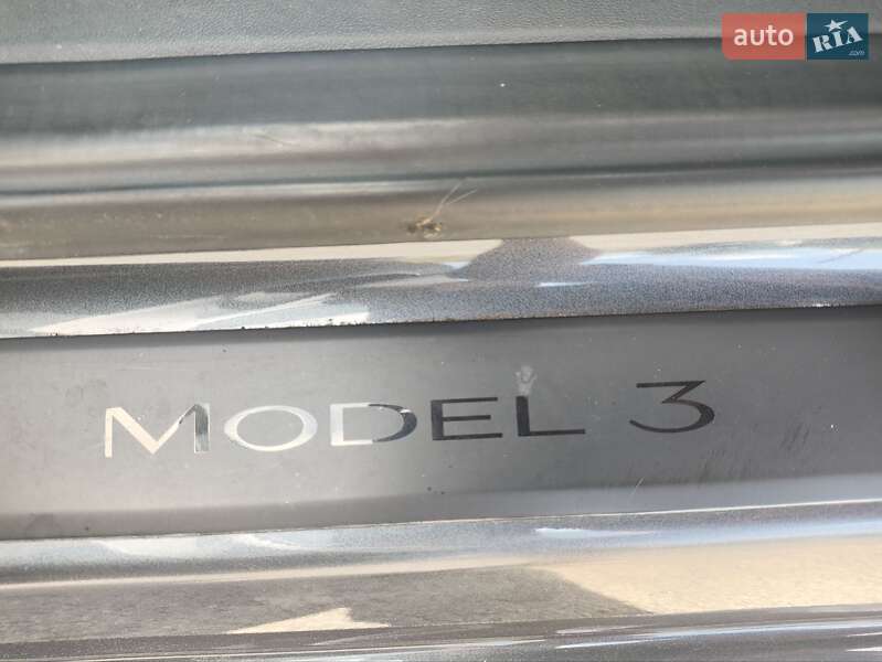 Седан Tesla Model 3 2023 в Киеве
