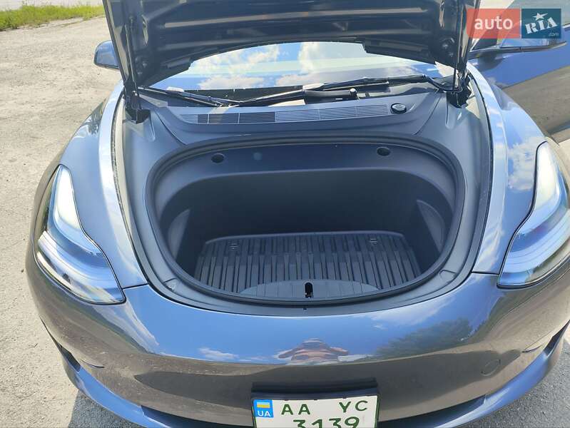 Седан Tesla Model 3 2023 в Киеве