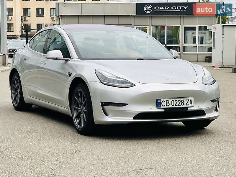 Седан Tesla Model 3 2018 в 