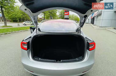Седан Tesla Model 3 2018 в 