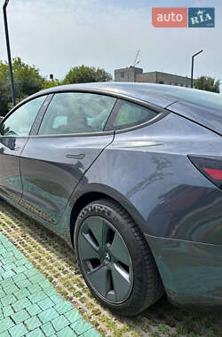Седан Tesla Model 3 2022 в 