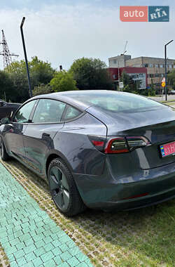 Седан Tesla Model 3 2022 в 