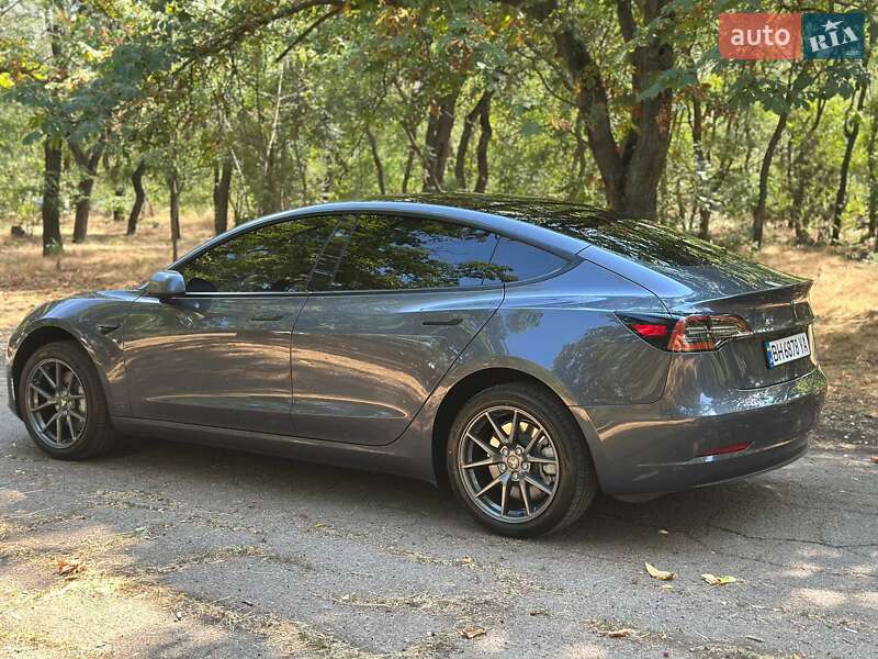 Седан Tesla Model 3 2023 в Одессе