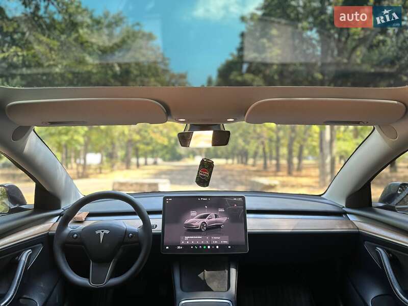 Седан Tesla Model 3 2023 в Одессе