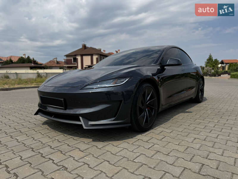 Седан Tesla Model 3 2024 в Одесі