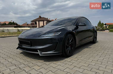 Седан Tesla Model 3 2024 в 