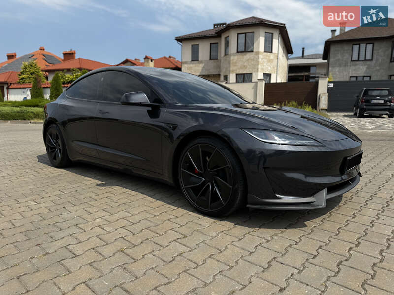 Седан Tesla Model 3 2024 в Одесі