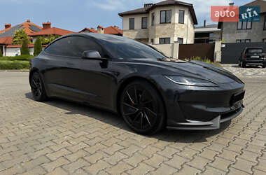 Седан Tesla Model 3 2024 в 