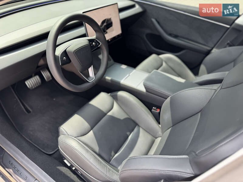 Седан Tesla Model 3 2024 в Одесі