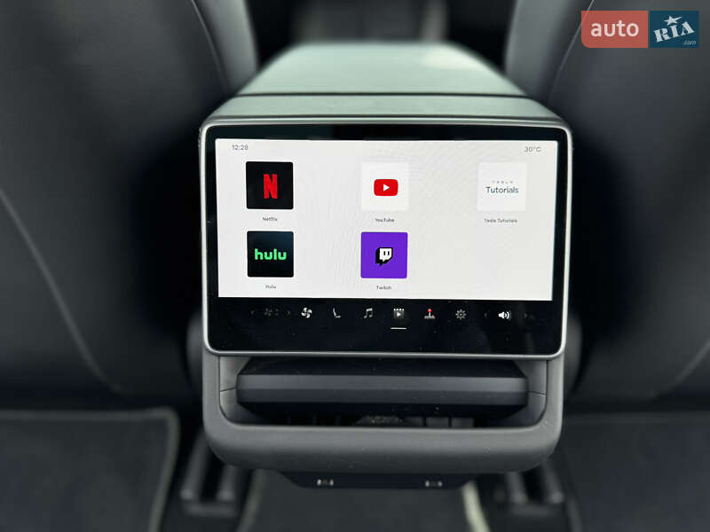 Седан Tesla Model 3 2024 в Одесі