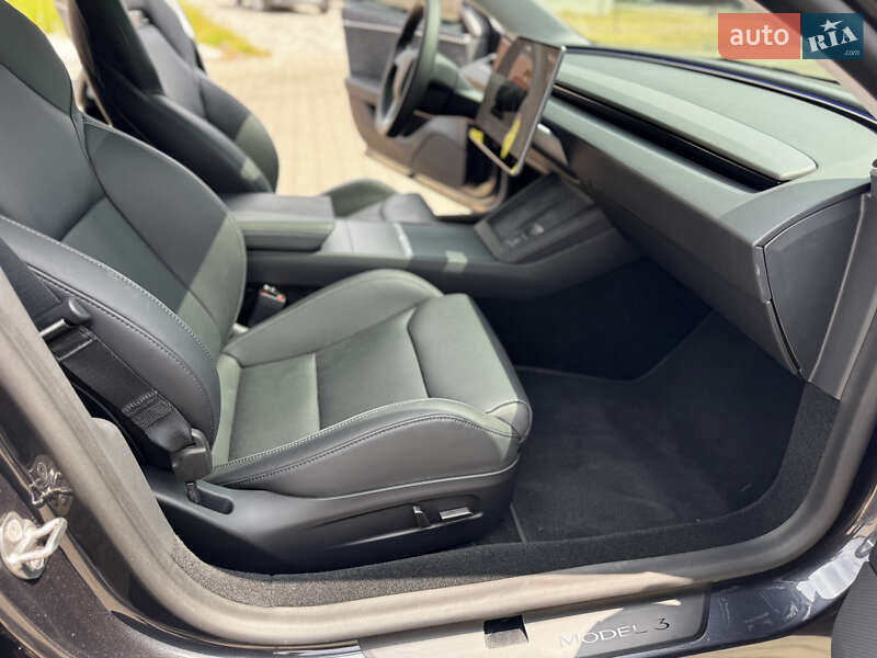 Седан Tesla Model 3 2024 в Одесі