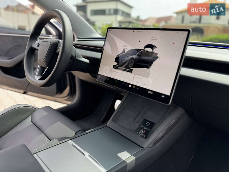 Седан Tesla Model 3 2024 в Одесі