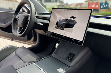 Седан Tesla Model 3 2024 в 