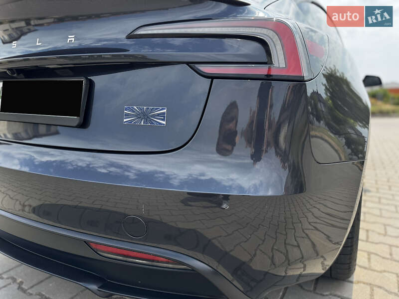Седан Tesla Model 3 2024 в Одесі
