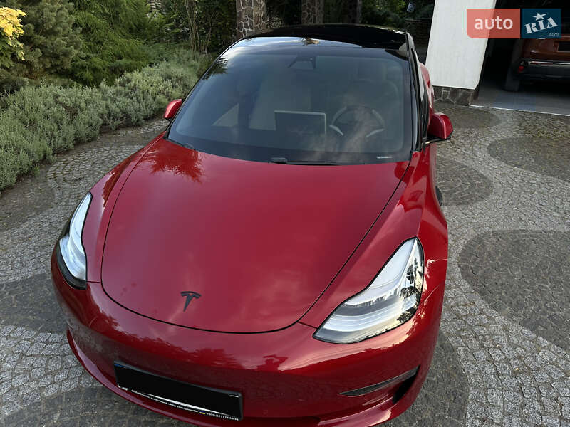 Седан Tesla Model 3 2020 в Тернополе