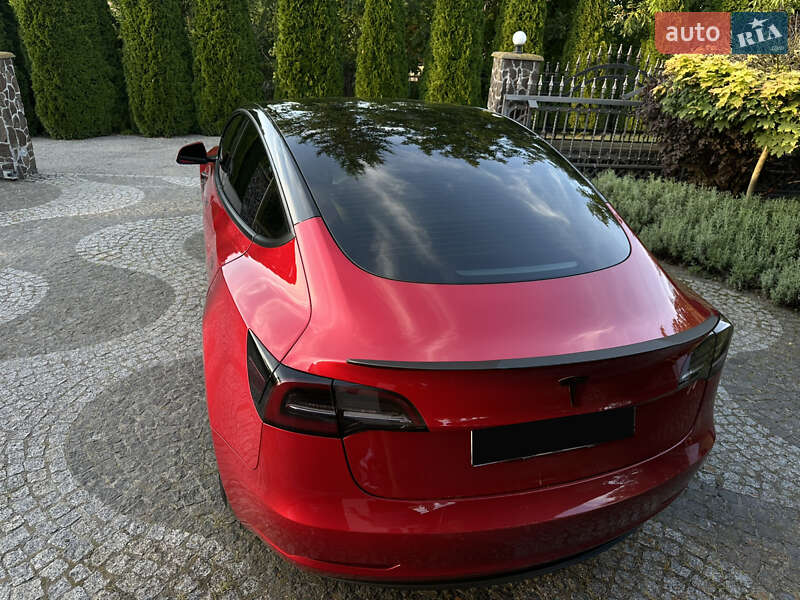 Седан Tesla Model 3 2020 в Тернополе