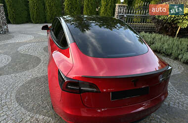 Седан Tesla Model 3 2020 в 