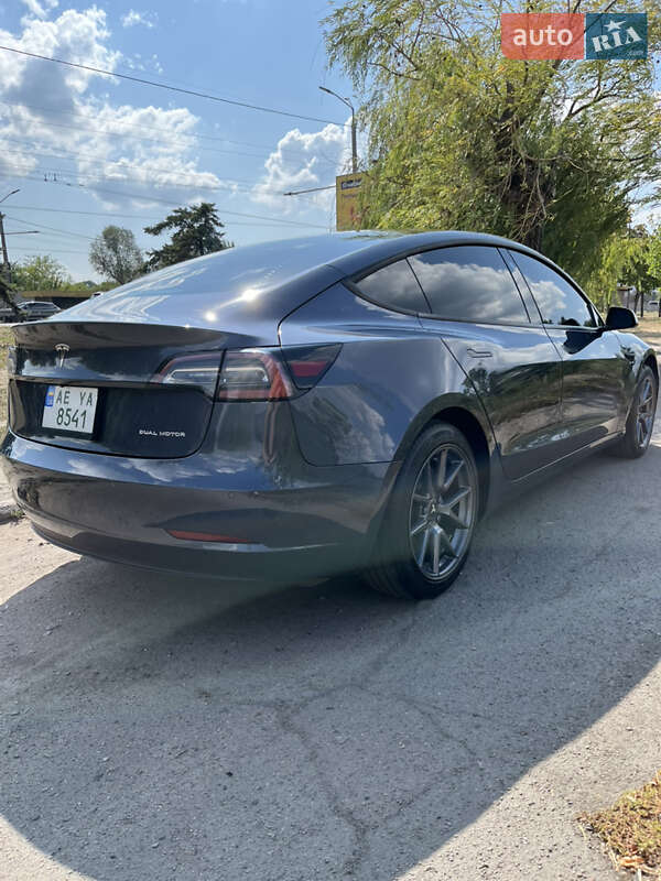Седан Tesla Model 3 2022 в Дніпрі