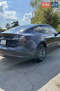 Седан Tesla Model 3 2022 в 