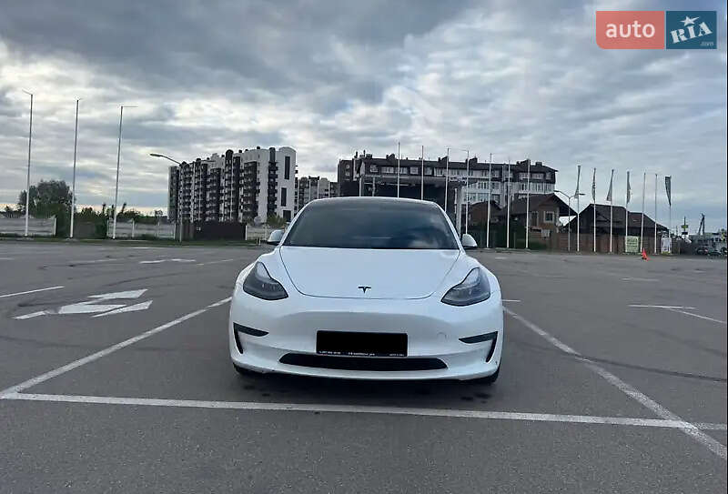 Tesla Model 3 2021