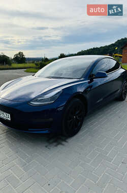 Седан Tesla Model 3 2021 в 