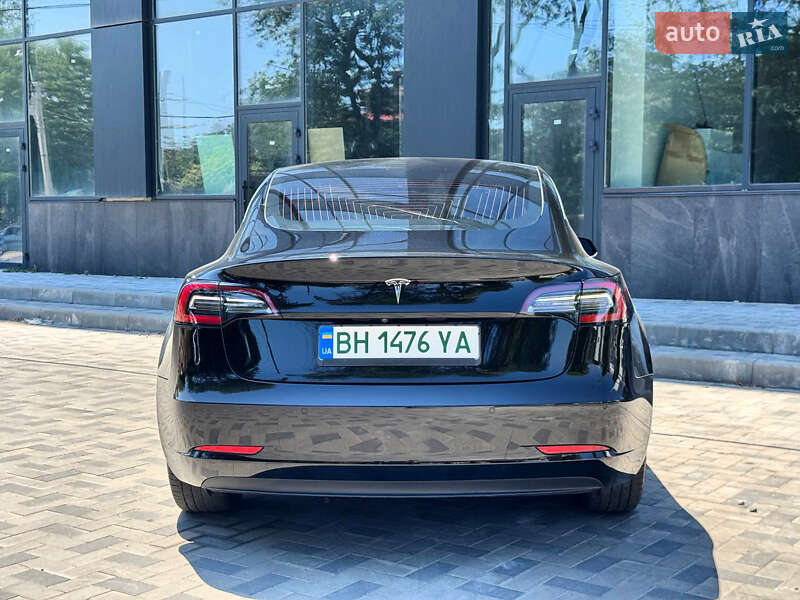 Седан Tesla Model 3 2019 в Одессе