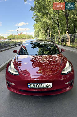 Седан Tesla Model 3 2018 в Чернигове