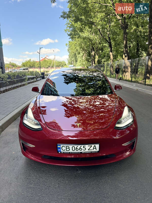Седан Tesla Model 3 2018 в Чернигове