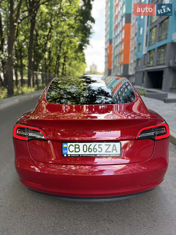 Седан Tesla Model 3 2018 в Чернигове