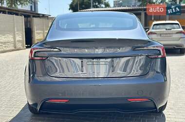 Седан Tesla Model 3 2024 в 